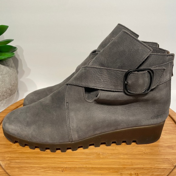 Arche Gray Nubuck Wedge Ankle Boot Women's 8 Boho Chic Buckle Lug Heel Bootie - Picture 1 of 8